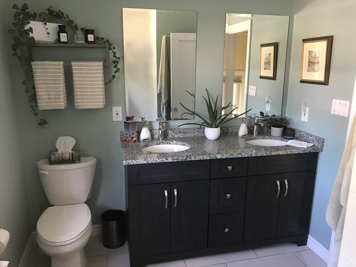Natural stone bathroom countertop